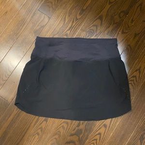 Athleta run with it skirt